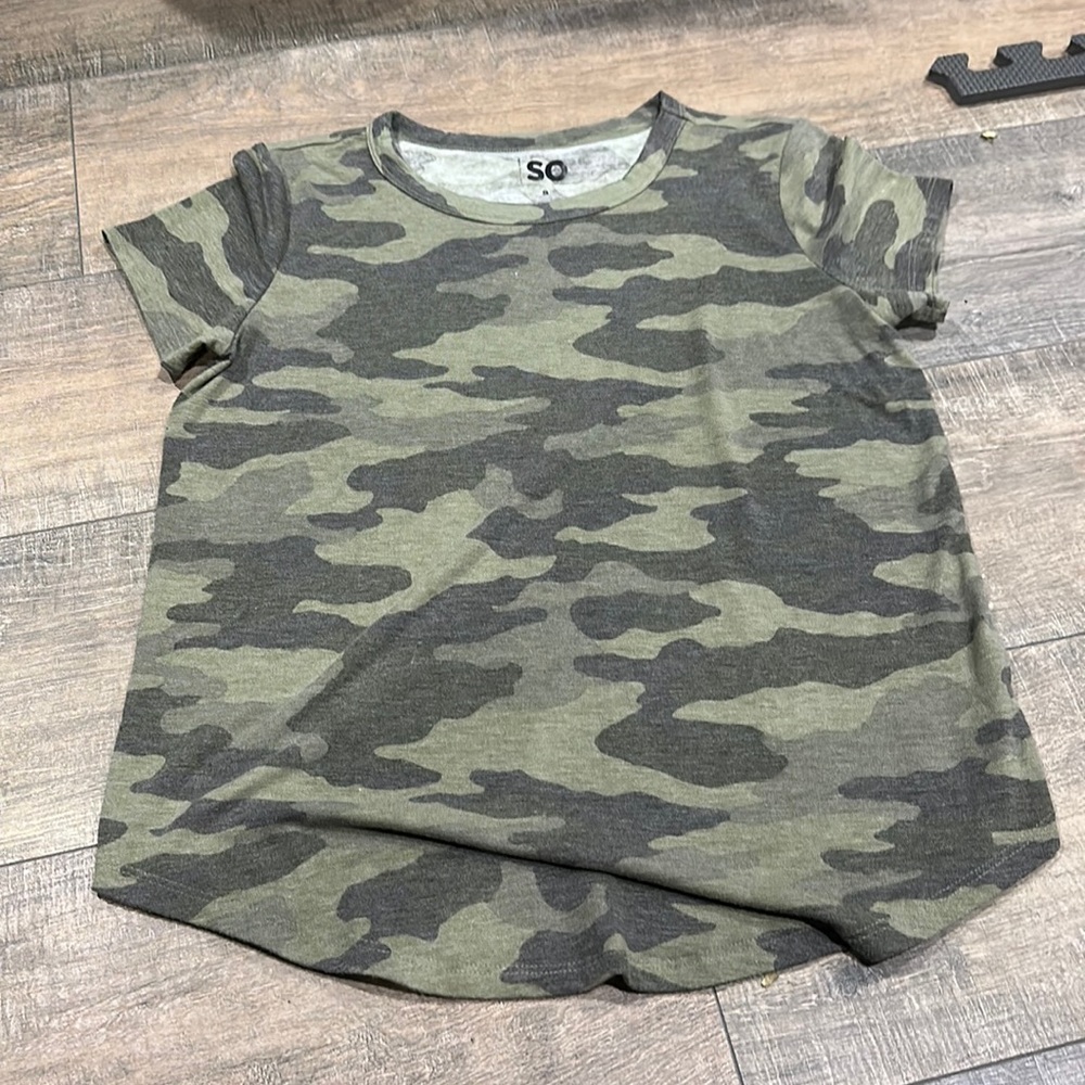 Green Camo t-shirt small